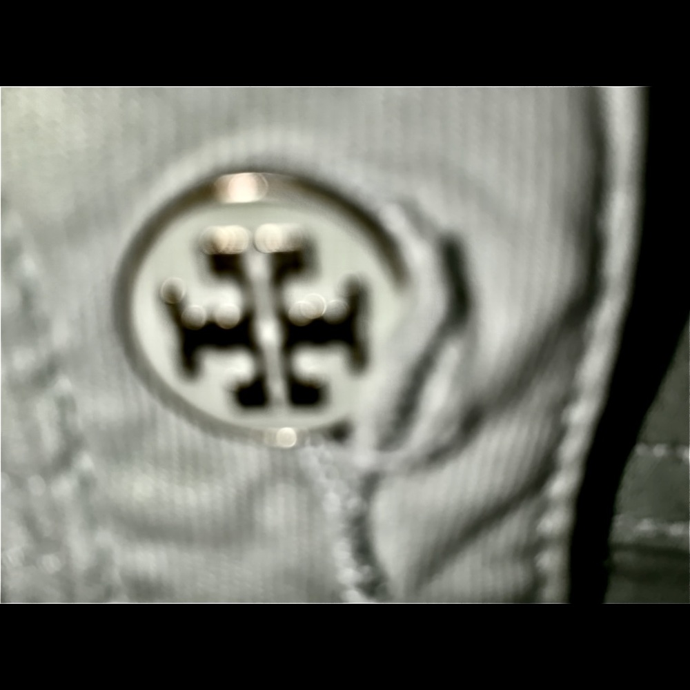 Tory Burch pale green size 25 “cropped skinny Jeans”